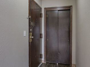 12220 Anne St #8, Omaha, NE 68137
