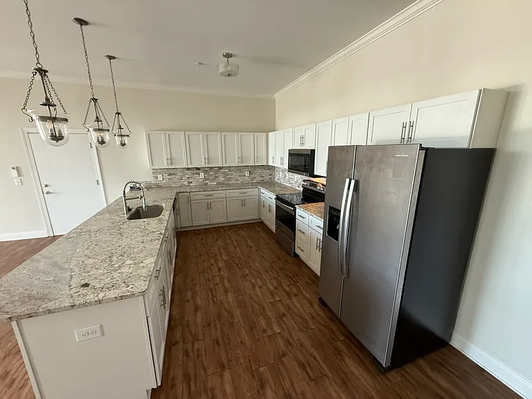 196 W Main St #6 — Photo 19