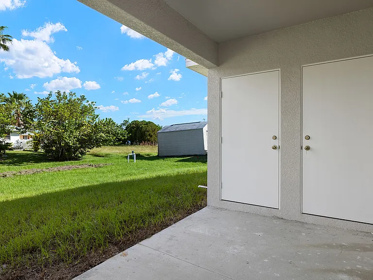 748 Foxtail St E — Photo 21