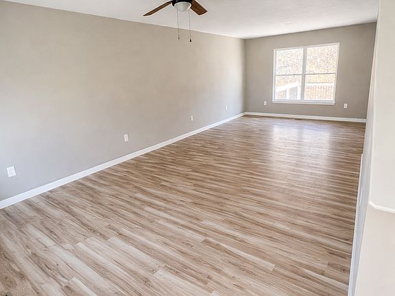 3rd image of 3836 Country Club Dr