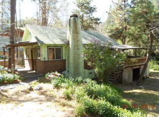 23051 Oak Ln, Crestline, CA 92325