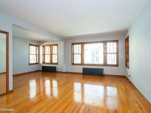 3rd image of 4848 N Kedvale Ave #1