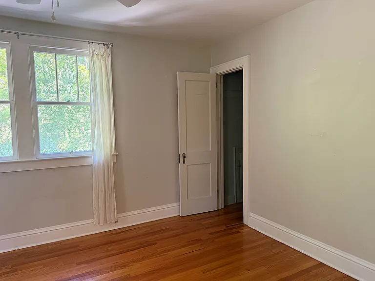 511 Court St S — Photo 25