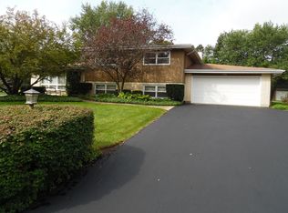 31296 N Liberty Rd, Grayslake, IL 60030