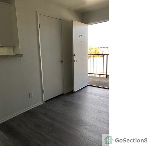 2nd image of 1076 Raymond Ave #201