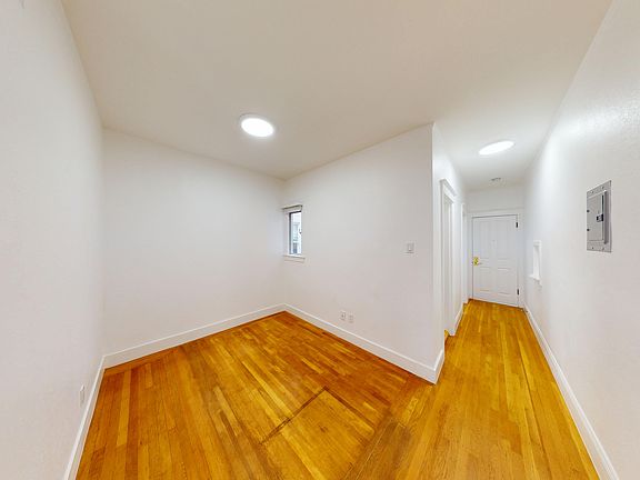 5th image of 15 Alhambra St #27-103