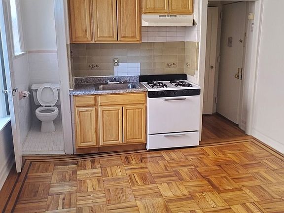 3rd image of 428 53rd St #3