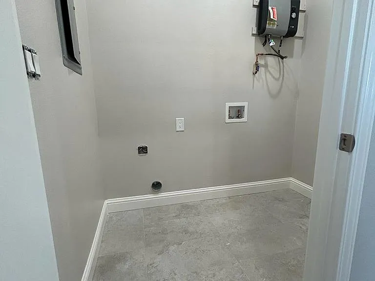 925 Runnymede St #A — Photo 12
