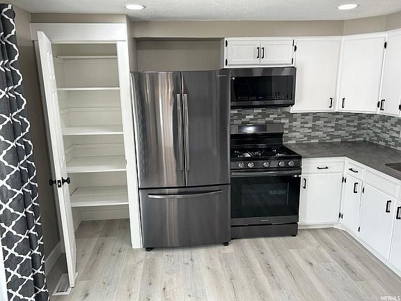 2nd image of 1869 W Bowling Ave