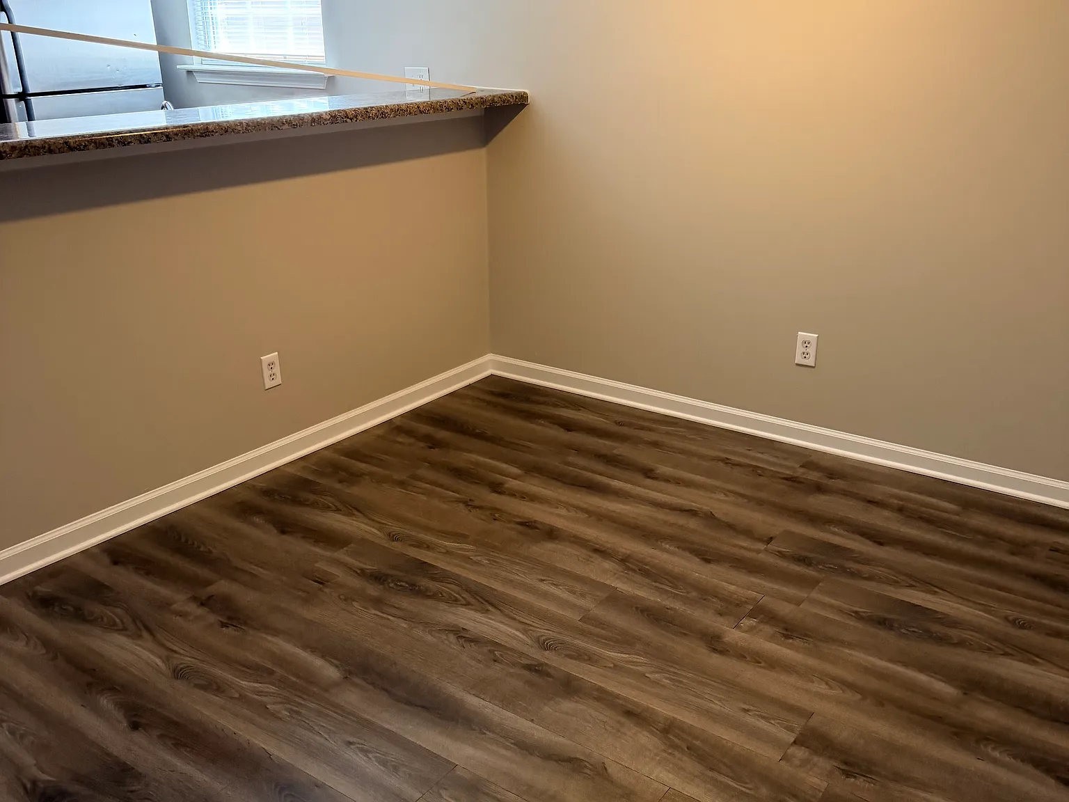 3 bed, 1200 sqft, $1,800 — Photo 4
