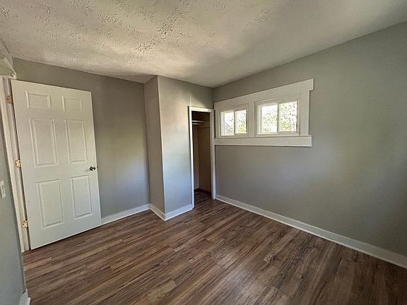 3rd image of 211 Vance St