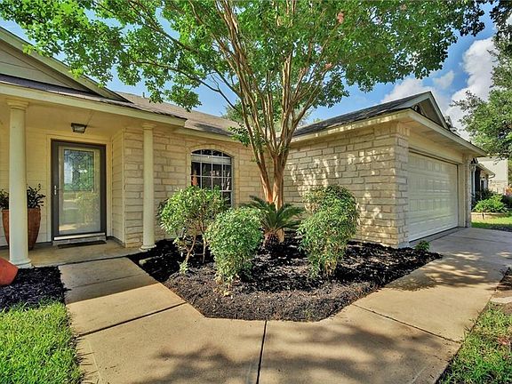 4th image of 1100 Bordeaux Dr