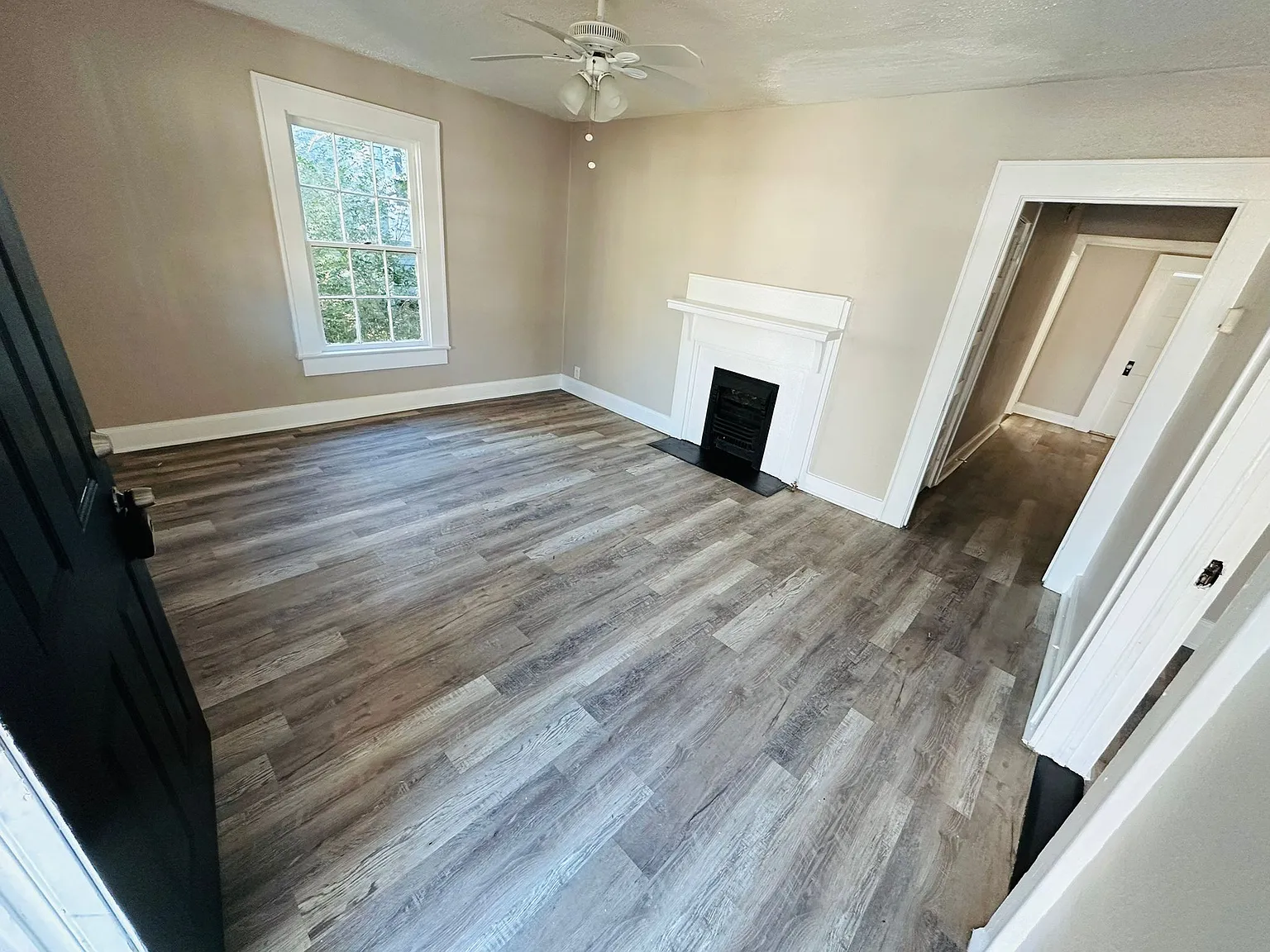 3 bed, 1312 sqft, $995 — Photo 2