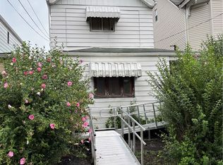 1355 5th Ave, Coraopolis, PA 15108