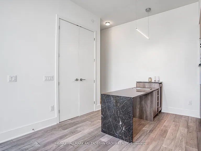 11 Yorkville Ave #5806 — Photo 6