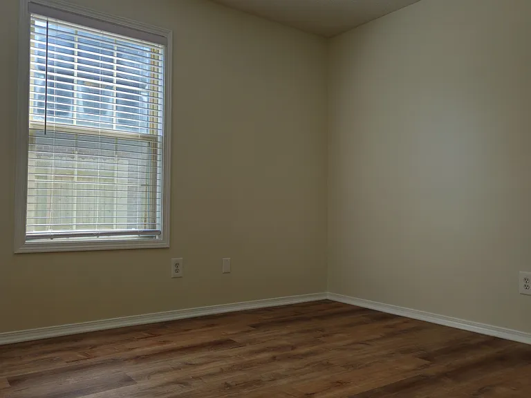 2225 Crossing Point — Photo 18