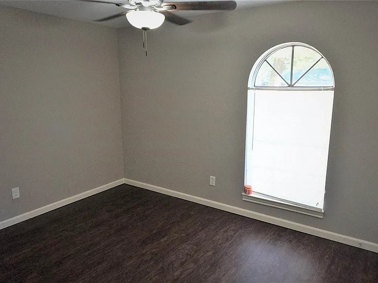 2727 Tinechester Dr — Photo 23