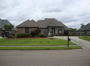 3136 Shadow Hill Dr, Baton Rouge, LA 70816