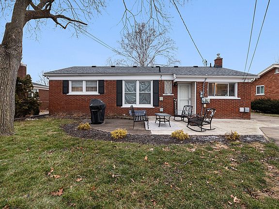 3rd image of 35185 Orangelawn St