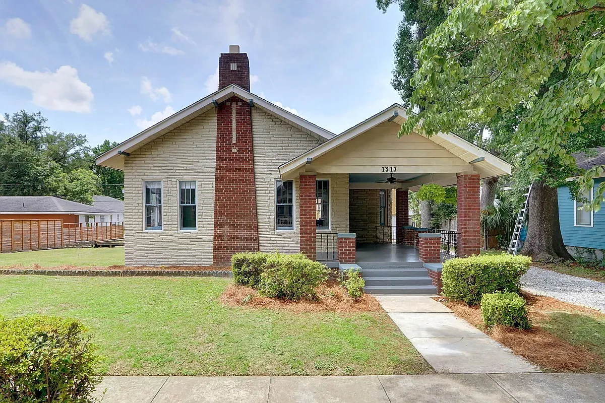 4 bed, 1700 sqft, $2,506 — Photo 1