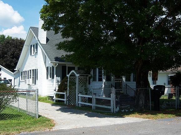 1st image of 1904 Park St