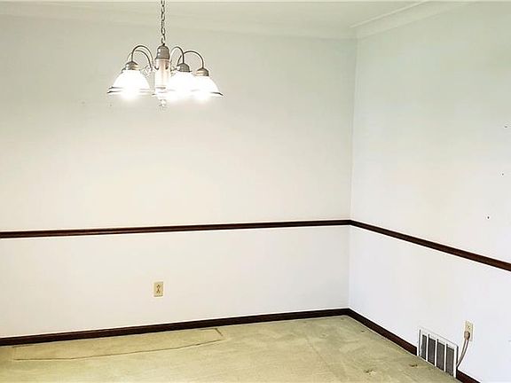 4th image of 1205 Bourgogne Ave