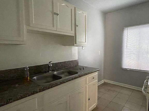 5th image of 1140 Martin Luther King Jr Ave #5