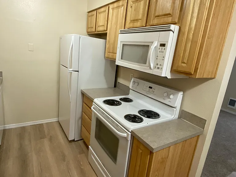 2619 NE Halsey St — Photo 5