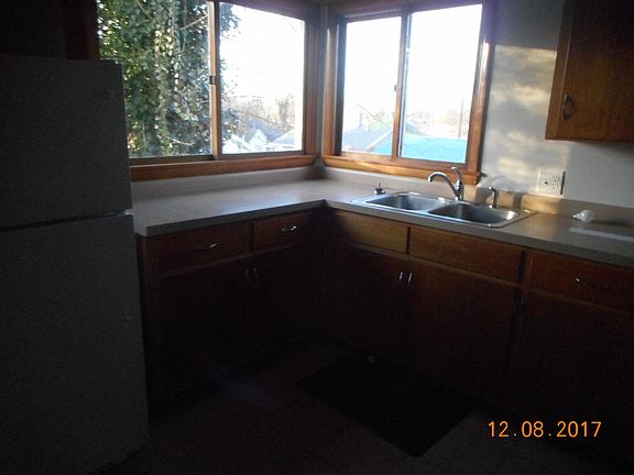 4th image of 272 1/2 S Madison Ave