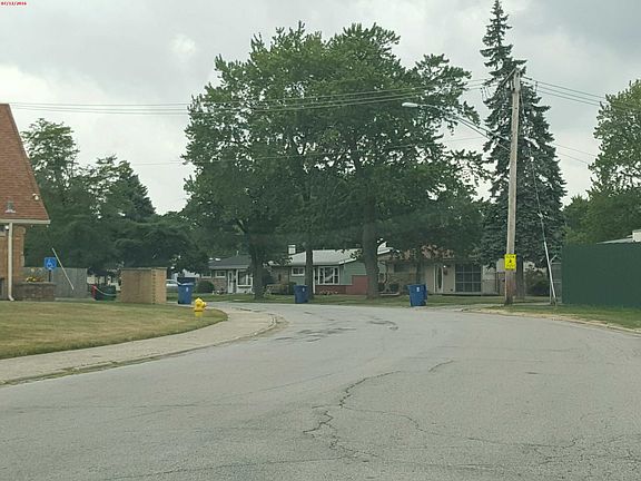 4th image of 1470 Stanley Blvd