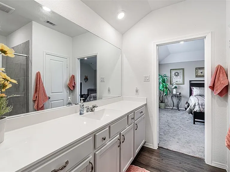 18419 Cobalt Cove Ln — Photo 12