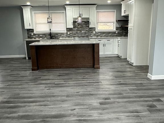 5th image of 909 Custis St #1