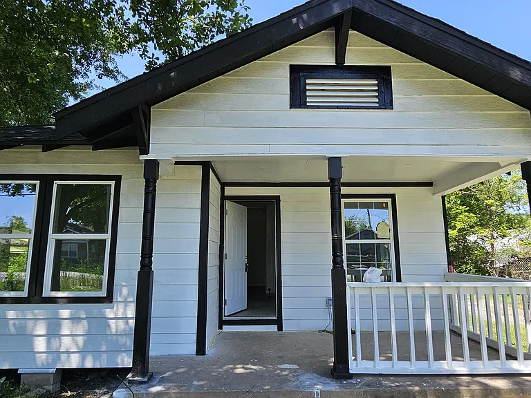 8125 Easton St — Photo 9