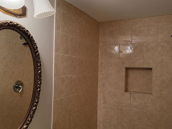 5th image of 1108 Cypress Tree Pl