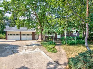 260 Grafton Ave N, Oakdale, MN 55128