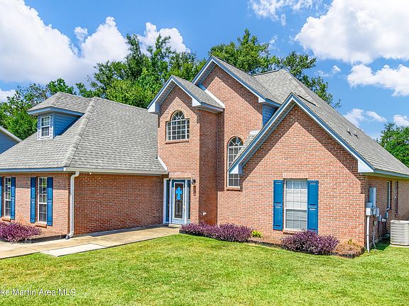 4th image of 1467 Althea Loop