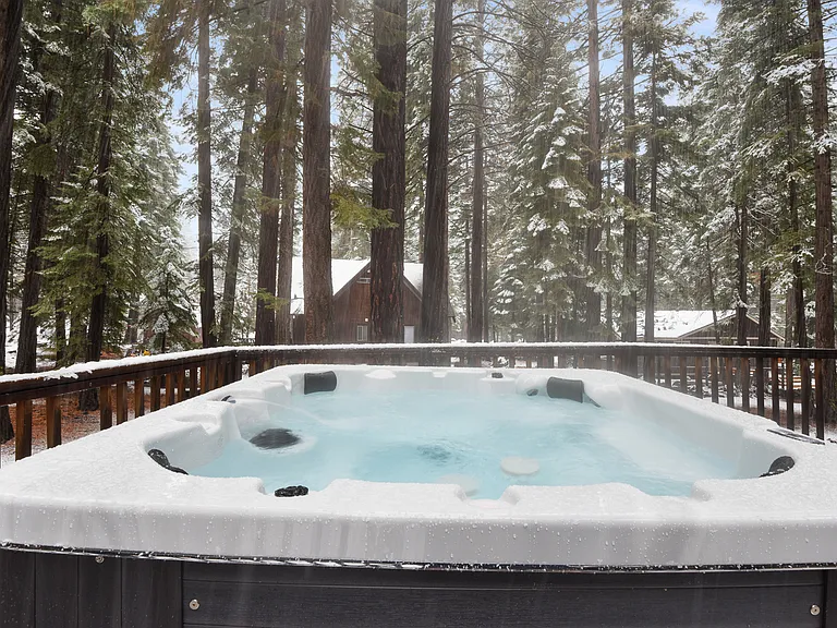 5613 Rhodesia Rd — Photo 14
