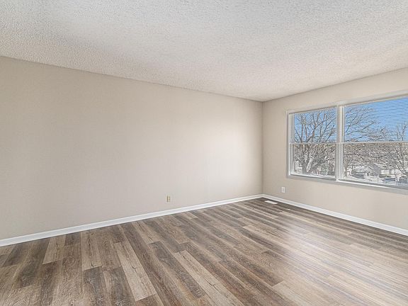 3rd image of 5740 N 115th Cir