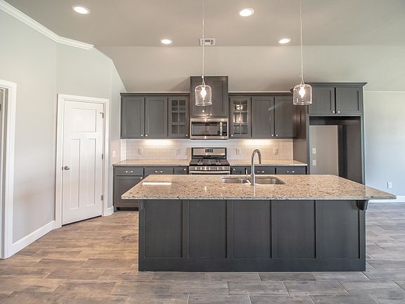 4th image of 4925 Desert Willow Ln