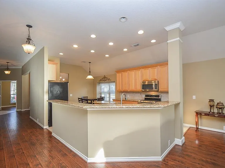 4914 Surrey Park Cir — Photo 15