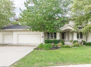 9216 Redbud Ln, Lenexa, KS 66220