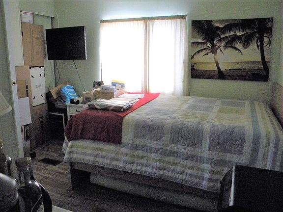 5th image of 16636 Camelia Dr