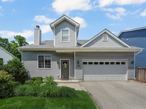 228 Juneway Ter, Lake Bluff, IL 60044