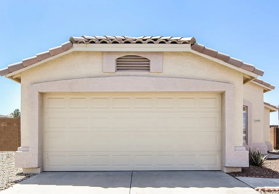 11005 W Frier Dr