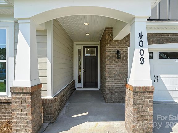 3rd image of 4009 Grace Pointe Dr