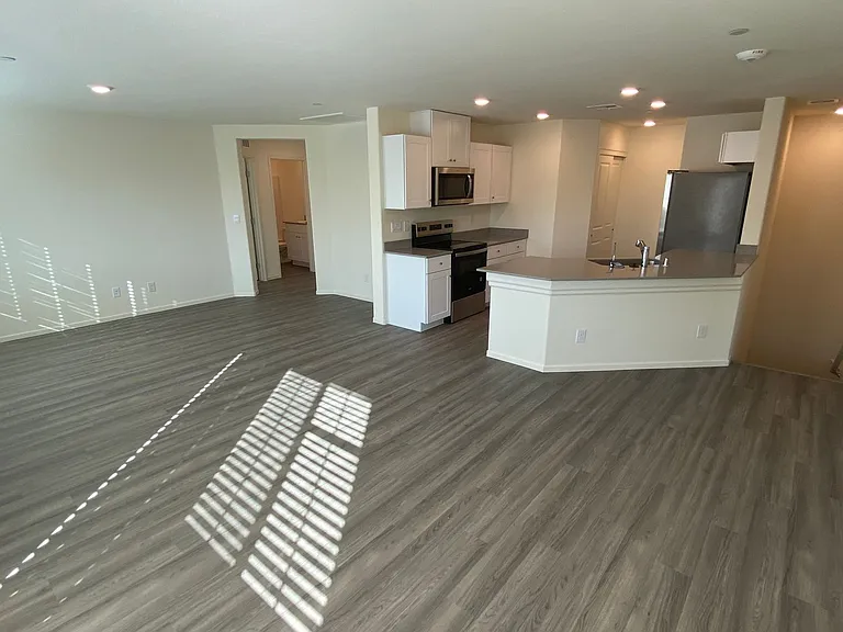 7850 Aurora Sky St #1 — Photo 23