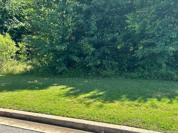 4004 Falls Creek Dr, Longview, TX 75605