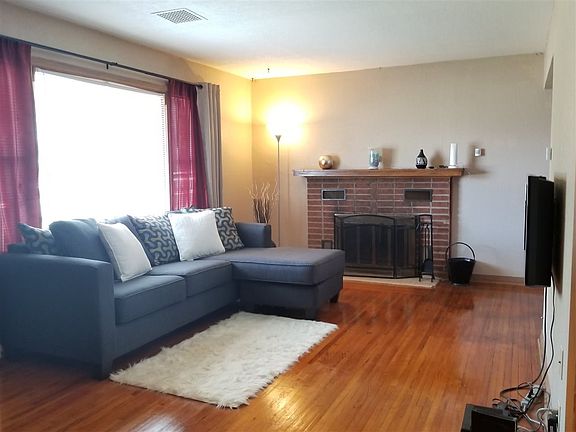 5th image of 3032 E Evans St