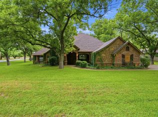 8753 S Monticello Cir, Granbury, TX 76049