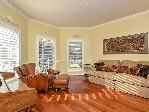 4th image of 9106 Baber Dr
